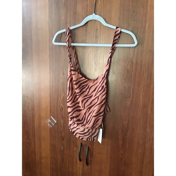 🌈3/25$ Astr The Label Brown Zebra Cross Back Top - Picture 2 of 3